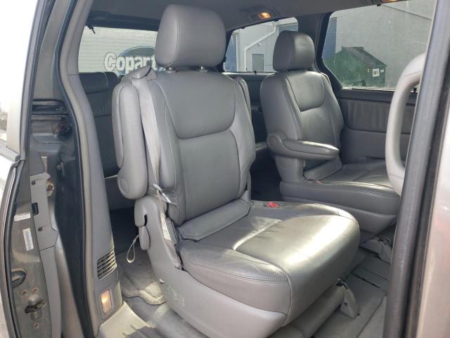 Photo 11 from auction – 2004 TOYOTA SIENNA XLE with VIN 5TDZA22C44S070689