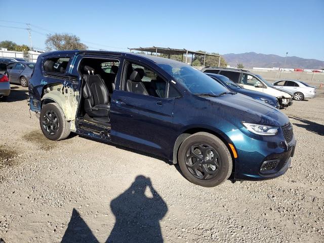 Photo 4 from auction – 2022 CHRYSLER PACIFICA H with VIN 2C4RC1L7XNR213869