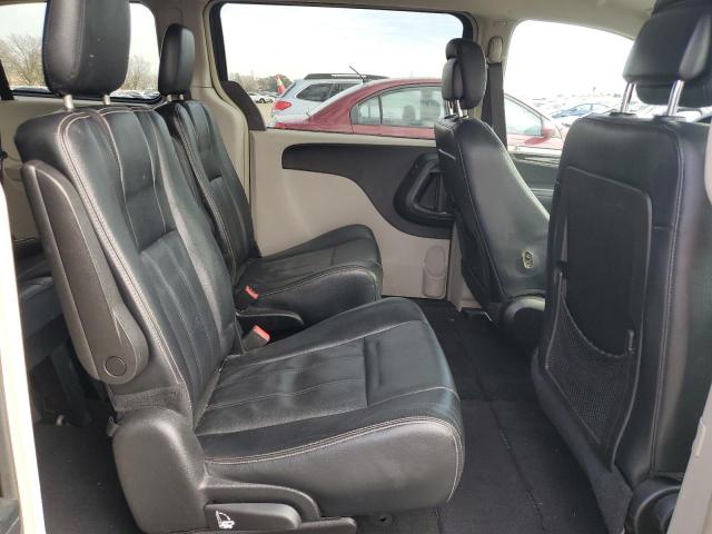 Photo 11 from auction – 2015 CHRYSLER TOWN & COU with VIN 2C4RC1BG2FR696048
