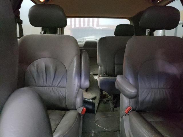 Photo 10 from auction – 2002 CHRYSLER TOWN & COU with VIN 2C8GP64L72R797145
