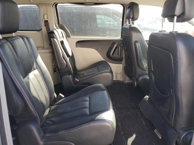 Photo 11 from auction – 2015 CHRYSLER TOWN & COU with VIN 2C4RC1BG0FR644563