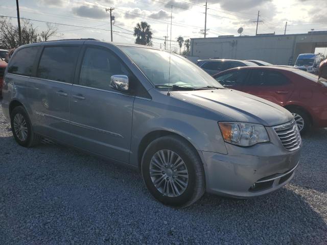 Photo 4 from auction – 2014 CHRYSLER TOWN & COU with VIN 2C4RC1CG4ER460420