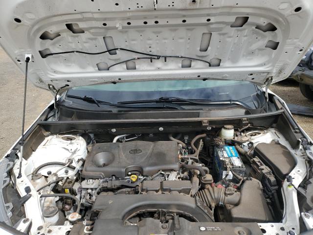 Photo 12 from auction – 2019 TOYOTA RAV4 LE with VIN JTMF1RFV6KD044983