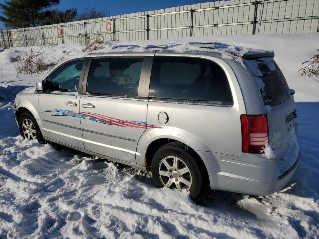 Photo 2 from auction – 2010 CHRYSLER TOWN & COU with VIN 2A4RR5D15AR253801