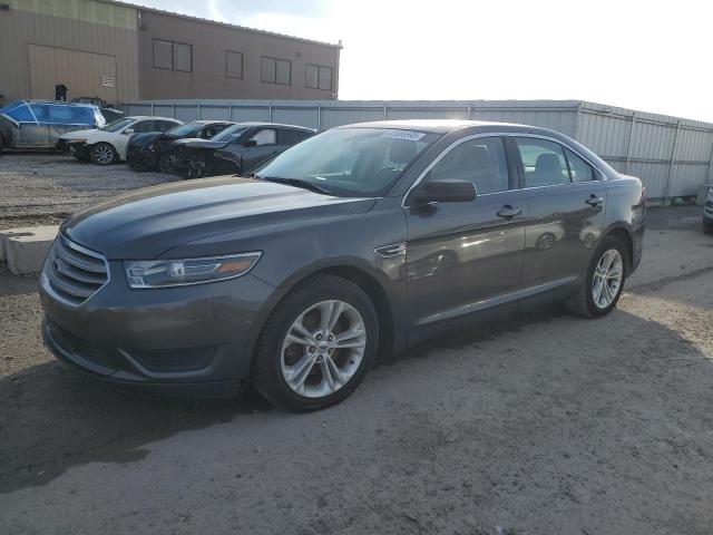 FORD TAURUS SE 2017 مع رقم تعريف المركبة 1FAHP2D86HG128990 - صورة من المزاد