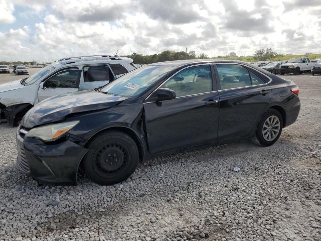TOYOTA CAMRY LE 2016 مع رقم تعريف المركبة 4T1BF1FK2GU150910 - صورة من المزاد