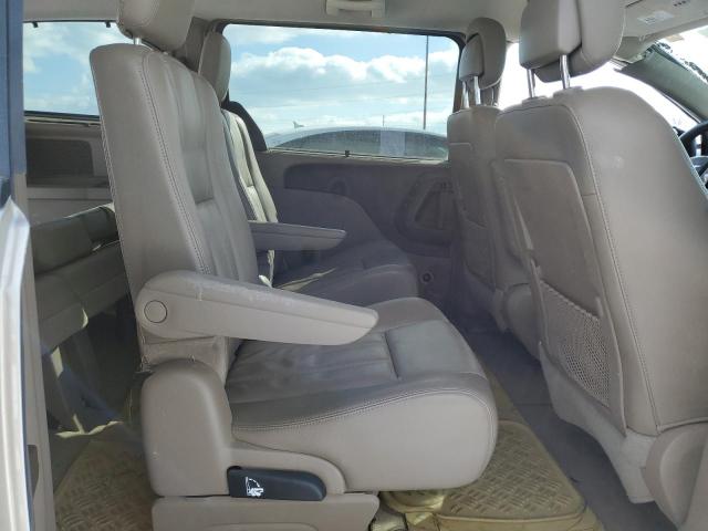 Photo 11 from auction – 2012 CHRYSLER TOWN & COU with VIN 2C4RC1CG3CR411335