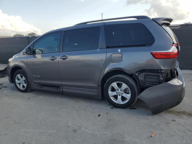 Photo 2 from auction – 2017 TOYOTA SIENNA LE with VIN 5TDKZ3DC8HS895802