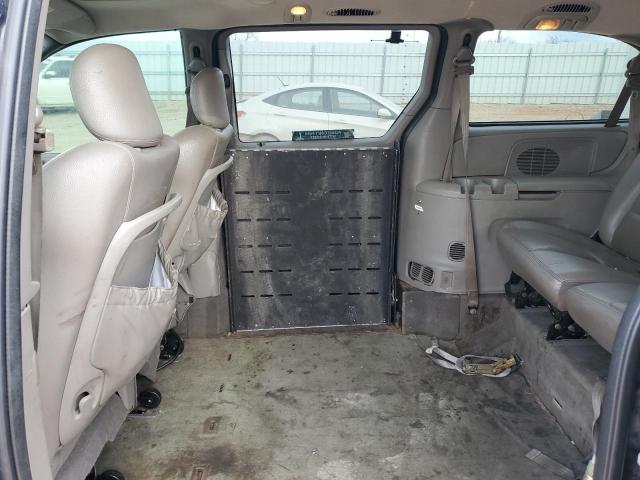 Photo 11 from auction – 2003 CHRYSLER TOWN & COU with VIN 2C8GP64L73R355676