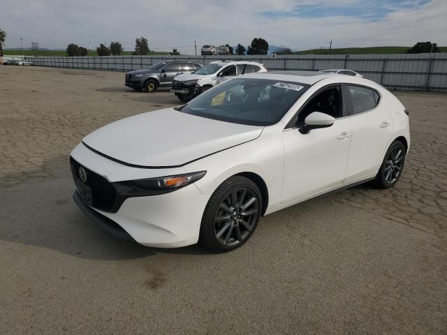 صورة رقم 1 من المزاد - 2022 MAZDA 3 PREFERRE مع VIN JM1BPALL3N1506715