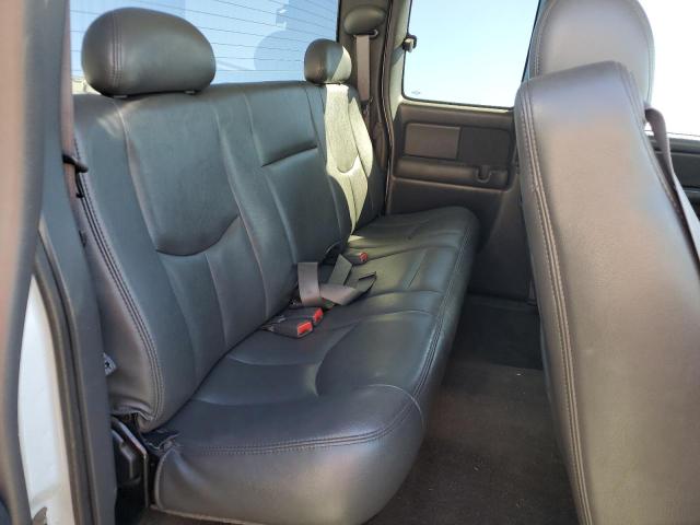 Photo 10 from auction – 2004 CHEVROLET SILVERADO with VIN 1GCEK19T34E175211