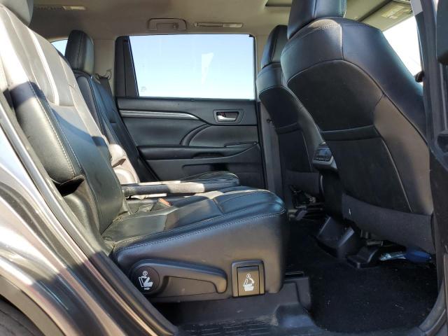 Photo 11 from auction – 2018 TOYOTA HIGHLANDER with VIN 5TDKZRFH0JS546845
