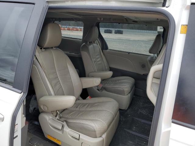 Снимка 11 от търг – 2011 TOYOTA SIENNA XLE с VIN 5TDDK3DC7BS029321