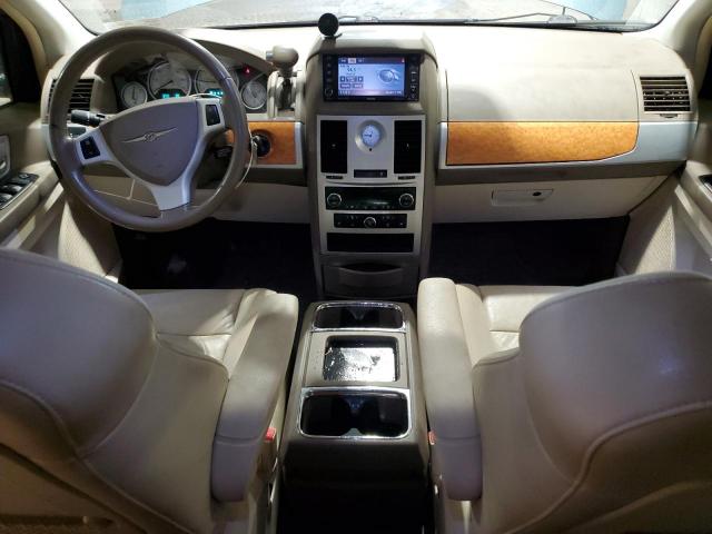 Photo 8 from auction – 2010 CHRYSLER TOWN & COU with VIN 2A4RR6DX4AR136575