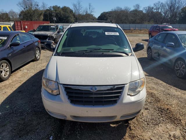 Photo 5 from auction – 2005 CHRYSLER TOWN & COU with VIN 2C4GP54L05R490836