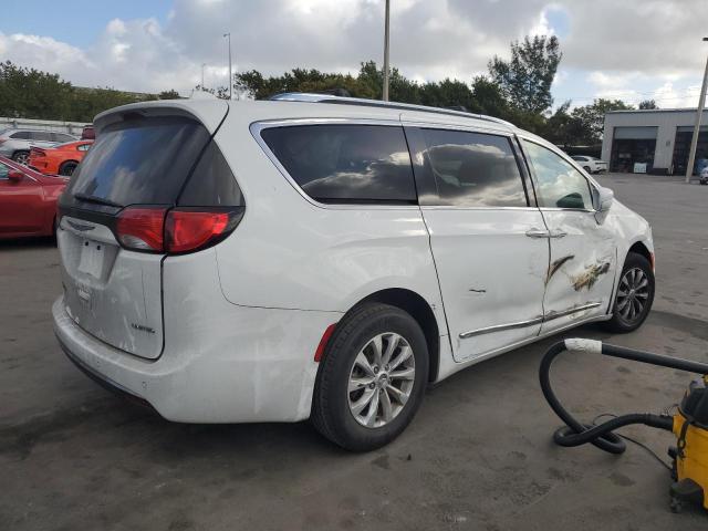 Photo 3 from auction – 2019 CHRYSLER PACIFICA T with VIN 2C4RC1BG2KR505996