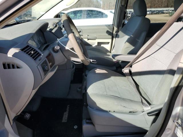 Photo 7 from auction – 2010 CHRYSLER TOWN & COU with VIN 2A4RR4DE4AR203937