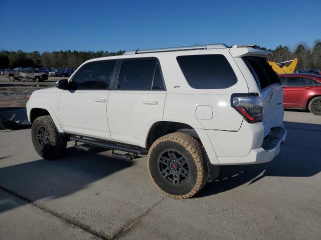 Photo 2 from auction – 2018 TOYOTA 4RUNNER SR with VIN JTEBU5JR6J5579714