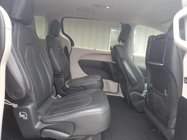 Photo 11 from auction – 2017 CHRYSLER PACIFICA T with VIN 2C4RC1EGXHR589022