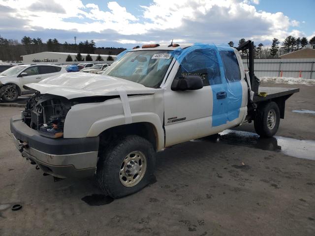 CHEVROLET SILVERADO 2004 with VIN 1GCHK29204E256869 - Photo from auction
