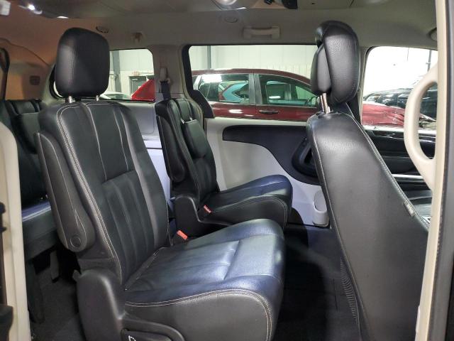 Photo 11 from auction – 2016 CHRYSLER TOWN & COU with VIN 2C4RC1BG8GR267546