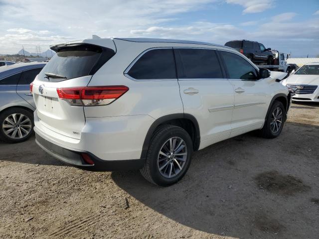Photo 3 from auction – 2018 TOYOTA HIGHLANDER with VIN 5TDKZRFH3JS539257