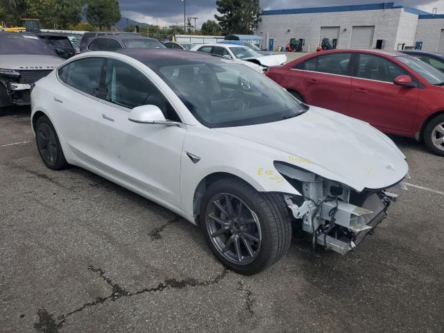 Снимка 4 от търг – 2018 TESLA MODEL 3 с VIN 5YJ3E1EB0JF179030