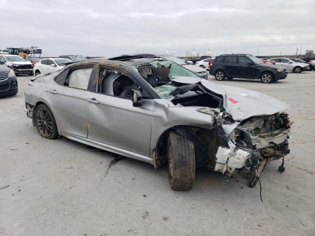 Photo 4 from auction – 2022 TOYOTA CAMRY with VIN 4T1K31AK5NU044111