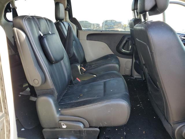 Photo 11 from auction – 2015 CHRYSLER TOWN & COU with VIN 2C4RC1BG3FR610441