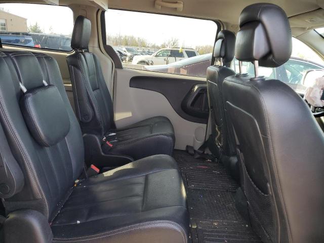Photo 11 from auction – 2016 CHRYSLER TOWN & COU with VIN 2C4RC1BG5GR198959
