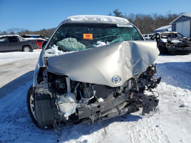 Photo 5 from auction – 2017 TOYOTA SIENNA XLE with VIN 5TDDZ3DC5HS154645