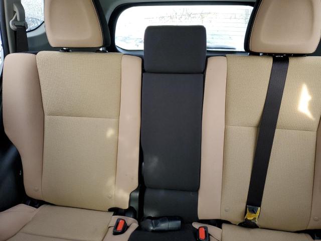 Photo 10 from auction – 2017 TOYOTA RAV4 XLE with VIN JTMRFREVXHJ136639
