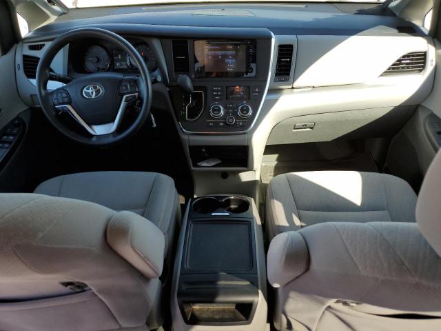 Photo 8 from auction – 2017 TOYOTA SIENNA LE with VIN 5TDKZ3DC6HS846937