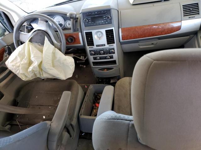 Photo 8 from auction – 2009 CHRYSLER TOWN & COU with VIN 2A8HR54199R537020