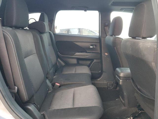 Photo 11 from auction – 2018 MITSUBISHI OUTLANDER with VIN JA4AD3A30JZ060435
