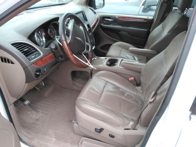 Photo 7 from auction – 2015 CHRYSLER TOWN & COU with VIN 2C4RC1GG6FR742540