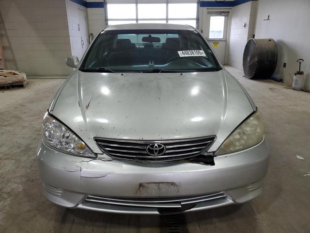 Photo 5 from auction – 2005 TOYOTA CAMRY LE with VIN 4T1BE30K05U014800