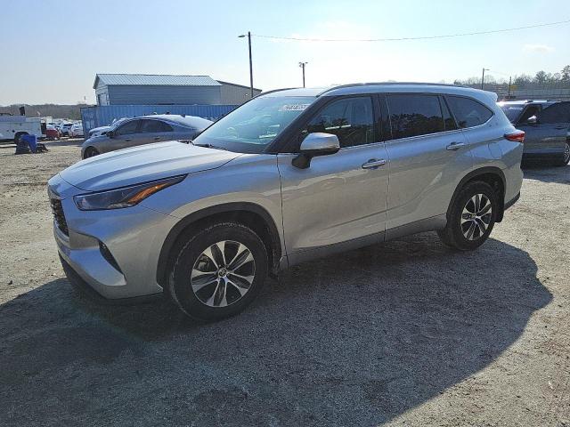 TOYOTA HIGHLANDER 2022 with VIN 5TDGBRCH2NS561089 - Photo from auction