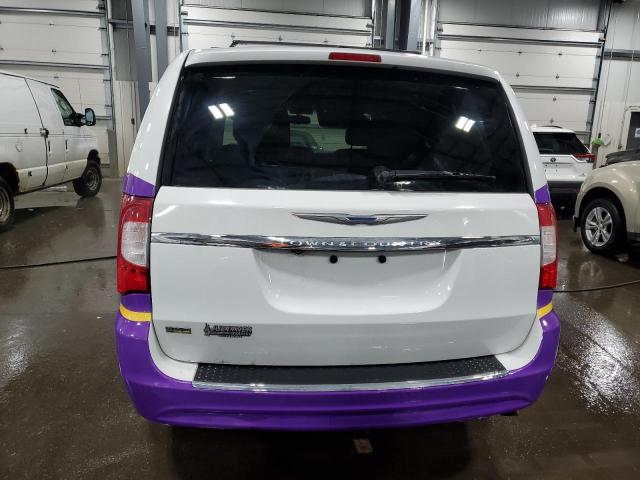 Photo 6 from auction – 2015 CHRYSLER TOWN & COU with VIN 2C4RC1BG1FR561482
