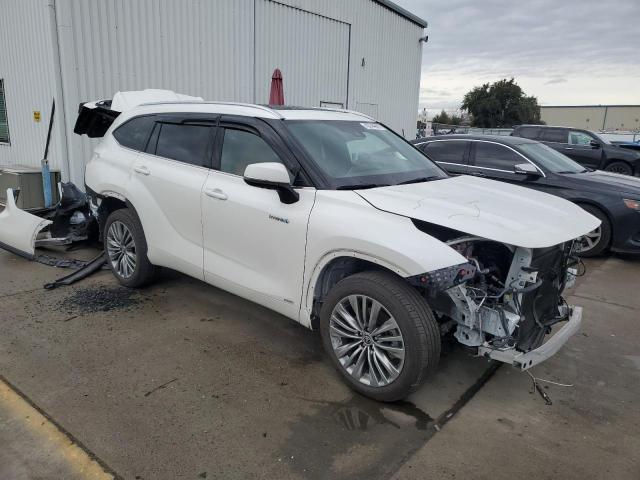 Photo 4 from auction – 2021 TOYOTA HIGHLANDER with VIN 5TDEBRCH8MS040626