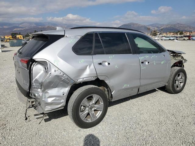 Photo 3 from auction – 2022 TOYOTA RAV4 XLE with VIN 4T3RWRFV2NU054044