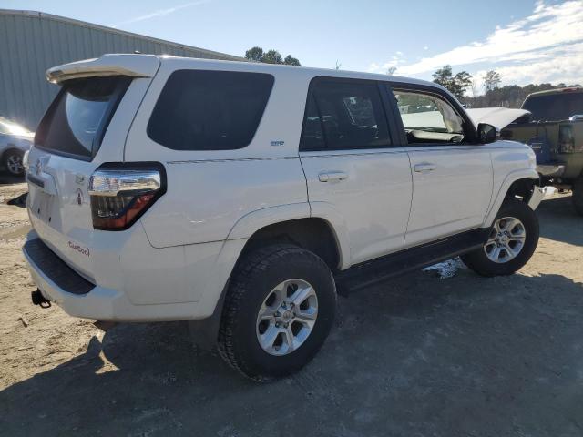 Photo 3 from auction – 2015 TOYOTA 4RUNNER SR with VIN JTEBU5JR2F5229844