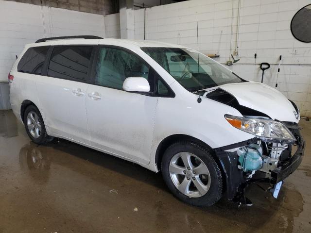 Photo 4 from auction – 2011 TOYOTA SIENNA LE with VIN 5TDKK3DC6BS039152