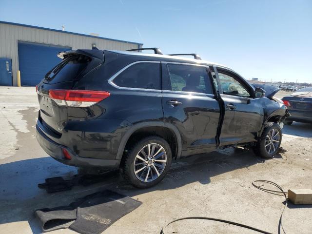 Снимка 3 от търг – 2018 TOYOTA HIGHLANDER с VIN 5TDKZRFH0JS534680
