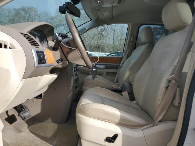 Photo 7 from auction – 2010 CHRYSLER TOWN & COU with VIN 2A4RR6DXXAR149041
