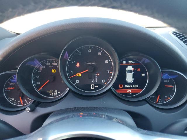 Снимка 9 от търг – 2016 PORSCHE CAYENNE с VIN WP1AA2A28GLA00736