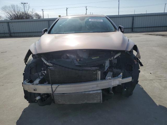 Photo 5 from auction – 2018 INFINITI Q40 with VIN SJKCH5CP7JA049216