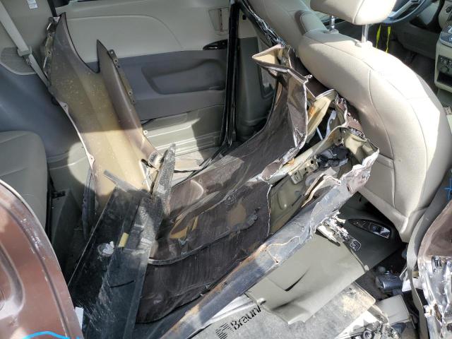 Photo 13 from auction – 2020 TOYOTA SIENNA XLE with VIN 5TDYZ3DC2LS045473