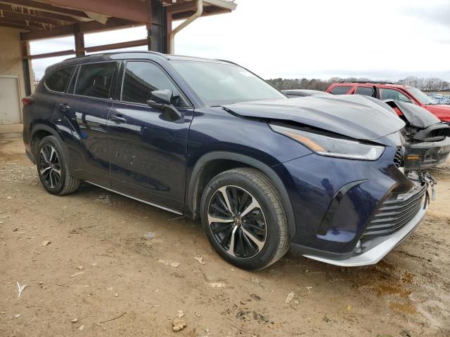 Снимка 4 от търг – 2021 TOYOTA HIGHLANDER с VIN 5TDJZRAH2MS052140