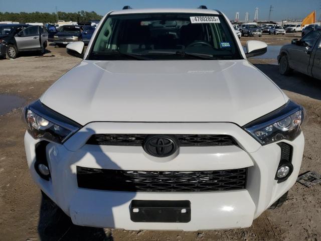 Photo 5 from auction – 2019 TOYOTA 4RUNNER SR with VIN JTEZU5JR4K5201570